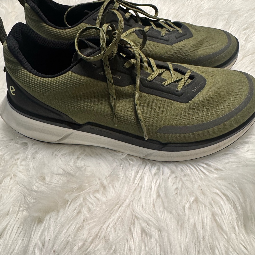 Ecco Men's Olive Green Sneakers - Picture 3 of 12